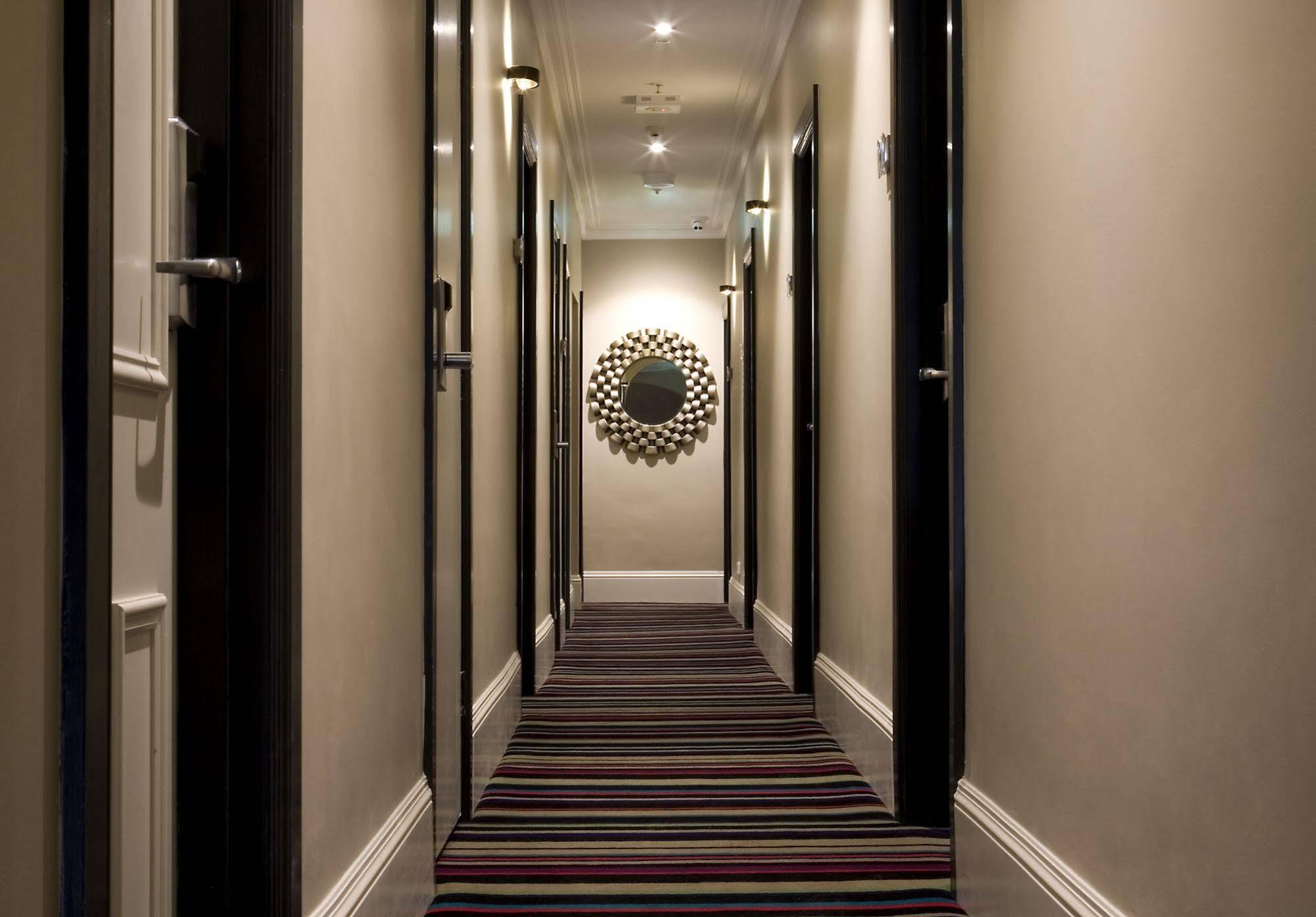 โฮเต็ล ชอลลิส Hotel ซิดนีย์ ภายนอก รูปภาพ